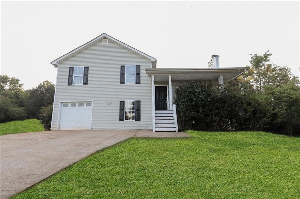 4685 Turning Leaf Dr, Gillsville, GA 30543 - photo 1