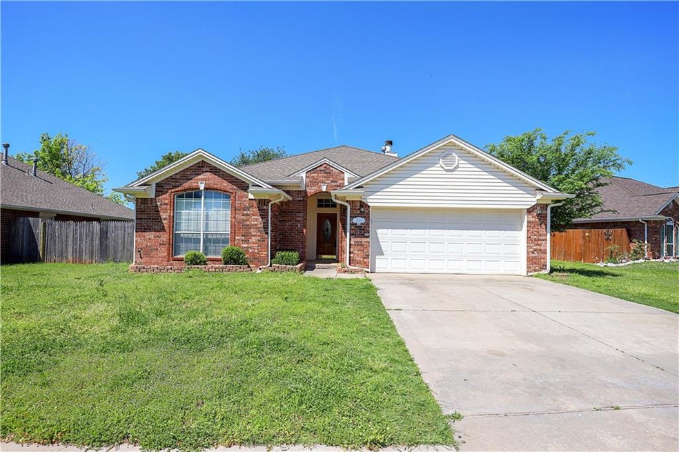 4100 Gyrfalcon Dr, Norman, OK 73072 - photo 1