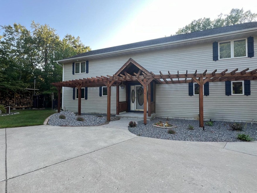 N530 Sgt Bales Ln, Kewaskum, WI 53040 - photo 1