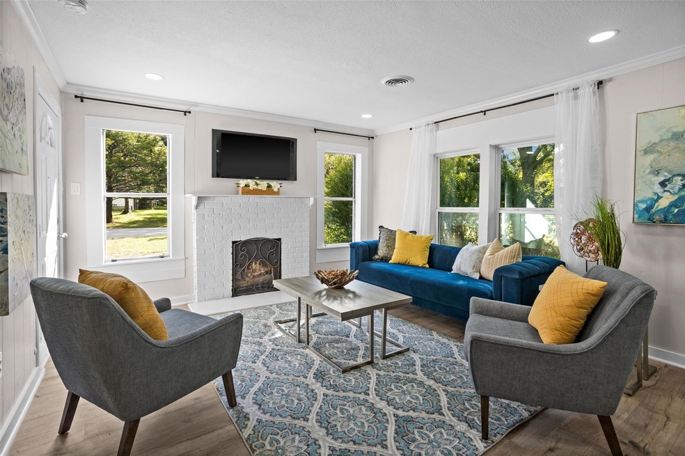 2401 W Walker St, Denison, TX 75020 - photo 1