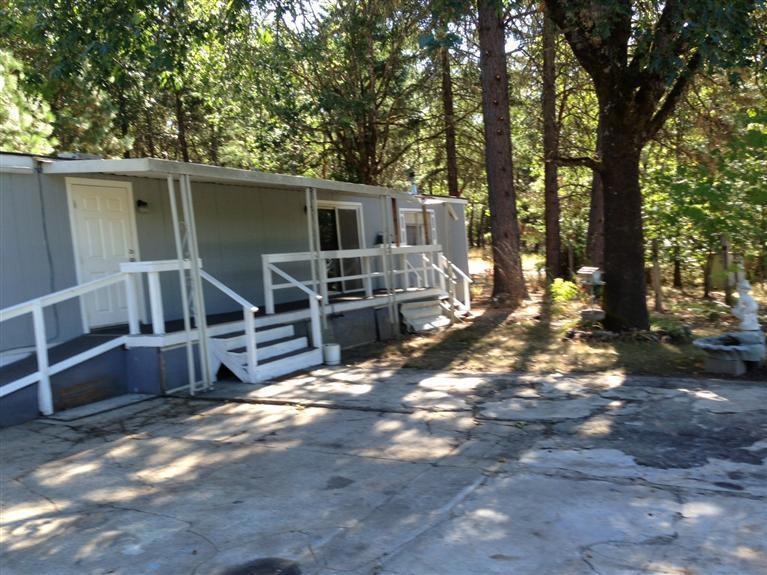 152 Sunflower Ln, Grants Pass, OR 97526 - photo 1