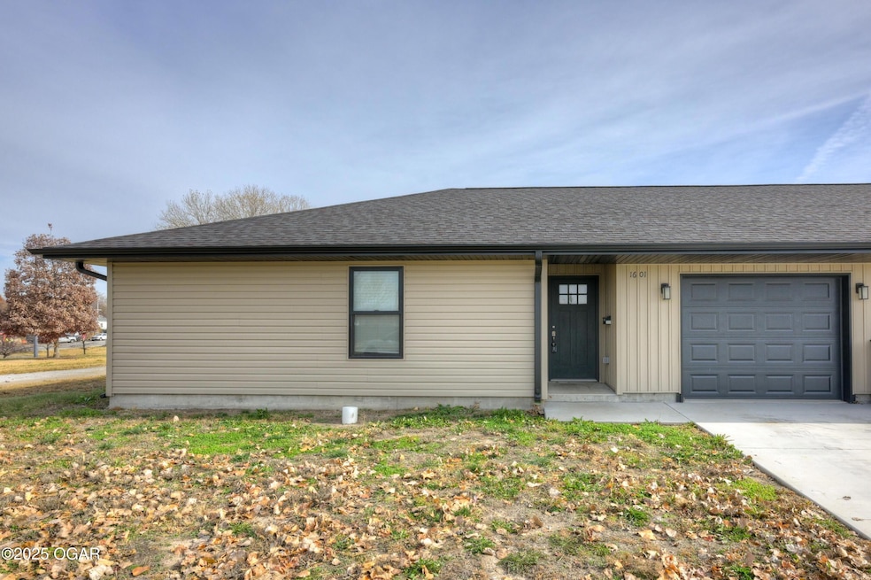 1601 New Hampshire Ave, Joplin, MO 64804 - photo 1