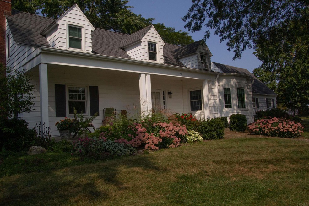 905 W Franklin St, Berne, IN 46711 - photo 1