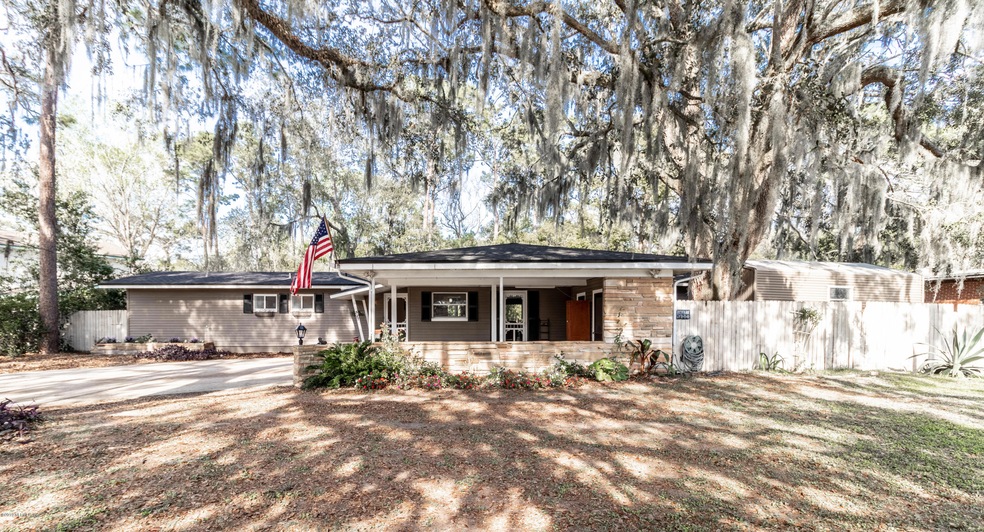 527 Grove Park Blvd, Jacksonville, FL 32216 - photo 1