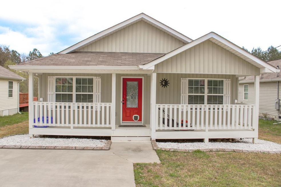 1230 Frazier Dr, Dalton, GA 30721 - photo 1