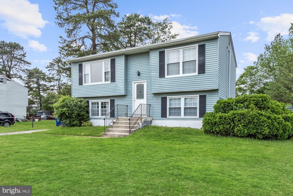 421 Cherokee Dr, Browns Mills, NJ 08015 - photo 1