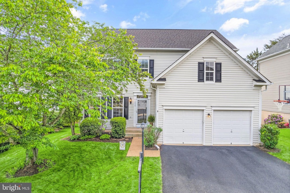 10025 Naughton Ct, Bristow, VA 20136 - photo 1