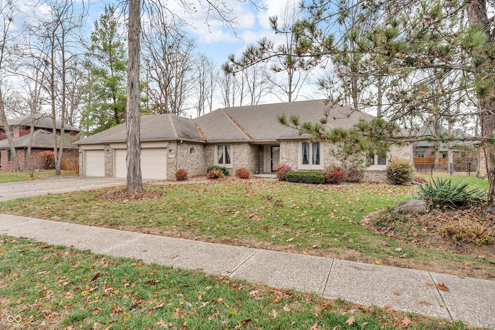 7574 Williamsburg Dr, Plainfield, IN 46168 - photo 1