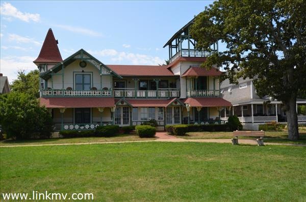 61 Ocean Ave unit 5E 2nd floor, Oak Bluffs, MA 02557 - photo 1