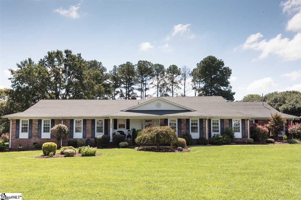 206 Redcliffe Rd, Greenville, SC 29615 - photo 1