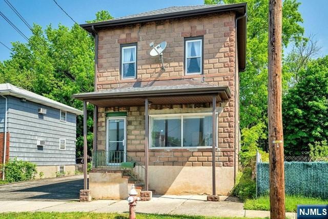 33 Chamberlain Ave unit 2, Elmwood Park, NJ 07407 - photo 1