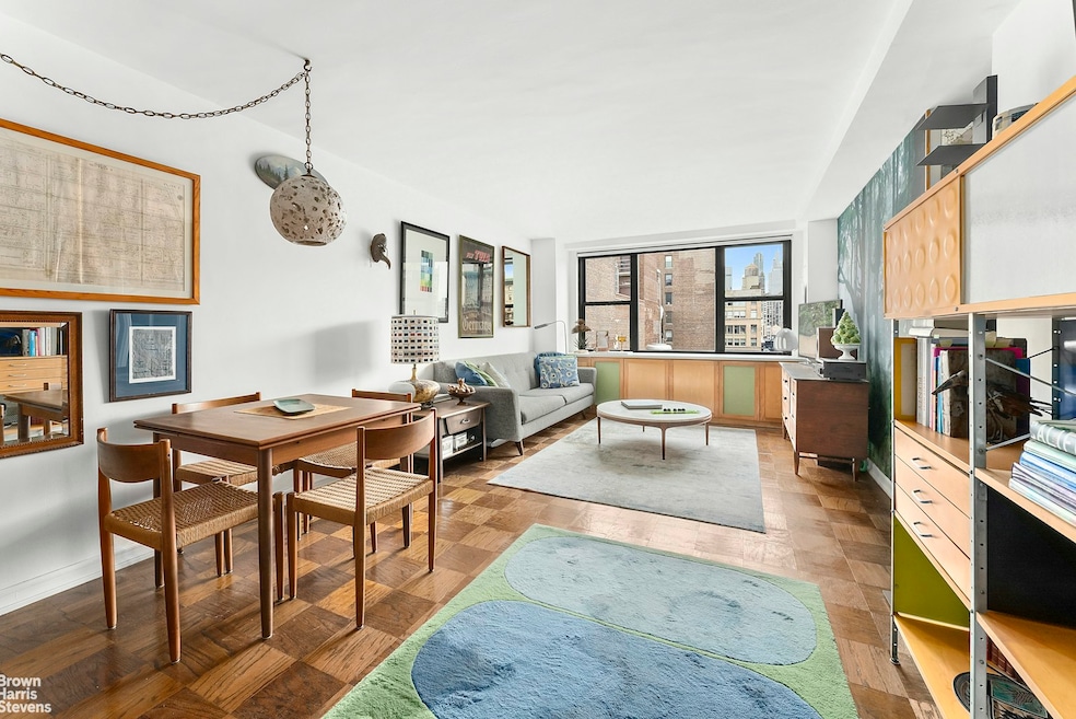 The Victoria unit 18M, New York, NY 10003 - photo 1