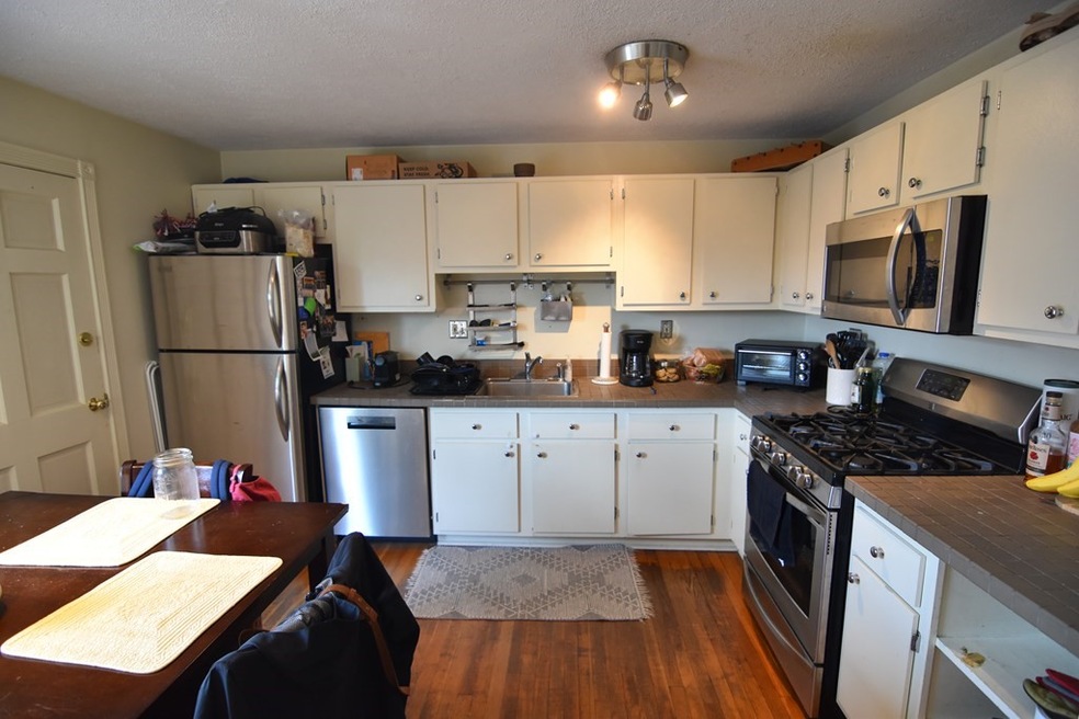 19 Craig Place unit 3, Brookline, MA 02446 - photo 1