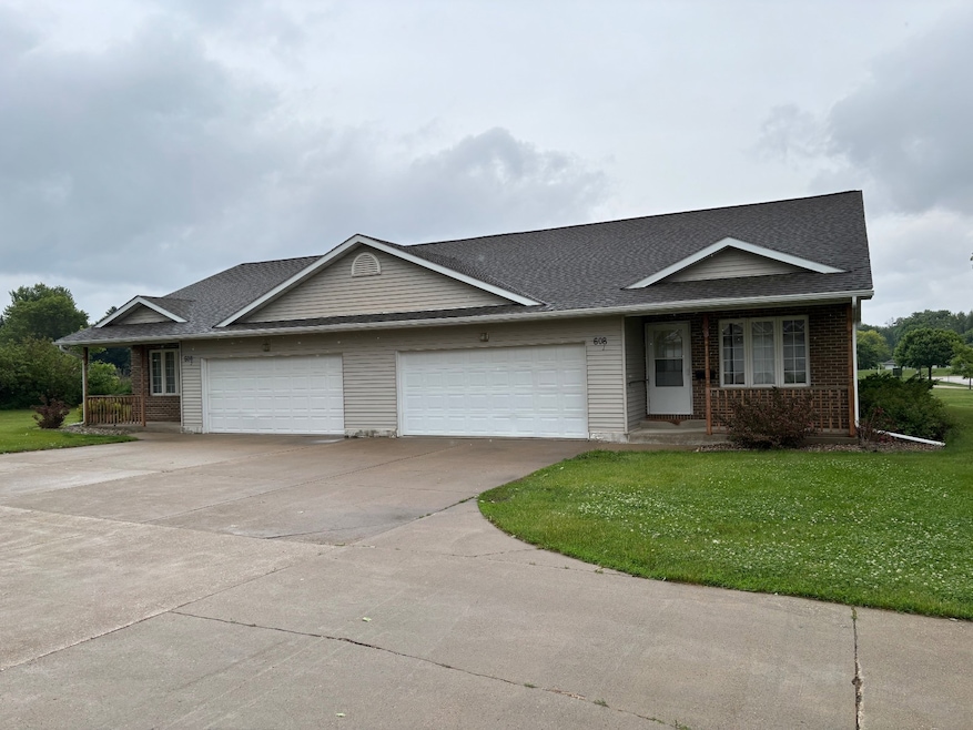 608 N Main St, Wall Lake, IA 51466 - photo 1