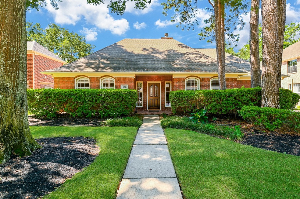 Well maintained and updated one story in Lakewood Forest Section 15. Quiet, interior street!