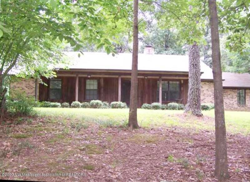 927 Green Acres Dr, Hernando, MS 38632 - photo 1