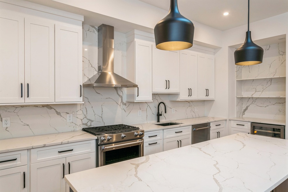 151 Webster Ave unit 301, Jersey City, NJ 07307 - photo 1