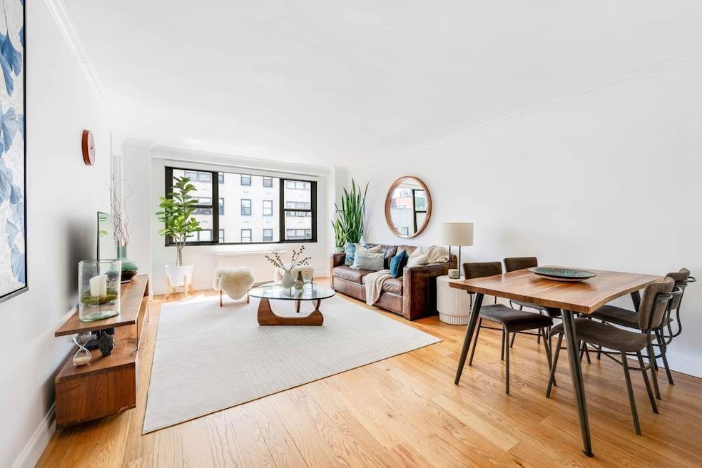 Sold $1,140,000 • Co-Listing Agent