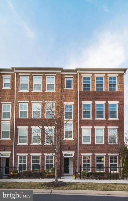 3064 Rittenhouse Cir unit 58, Fairfax, VA 22031 - photo 1