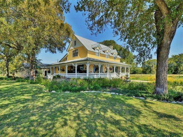 Country farm house only minutes to Georgetown shop