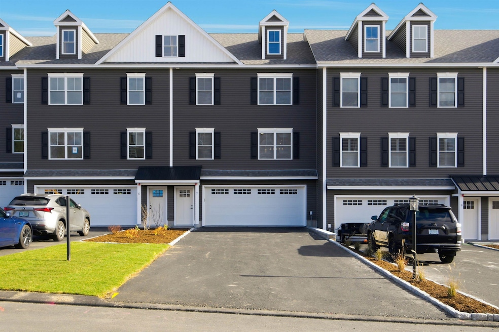 7 Elise Ave, Londonderry, NH 03053 - photo 1