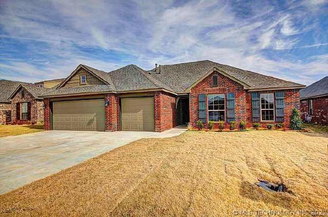 8409 N 76th East Ave, Owasso, OK 74055 - photo 1