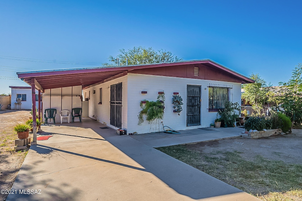 348 E Vaquero Place