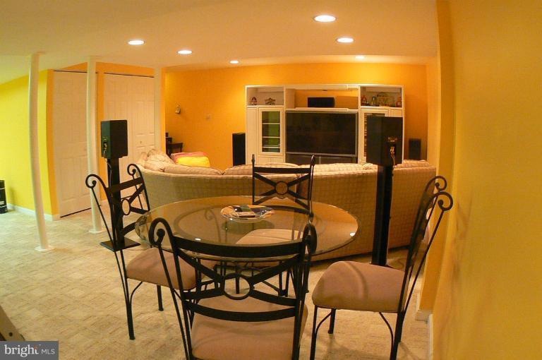 16093 Olmstead Ln, Woodbridge, VA 22191 - photo 1