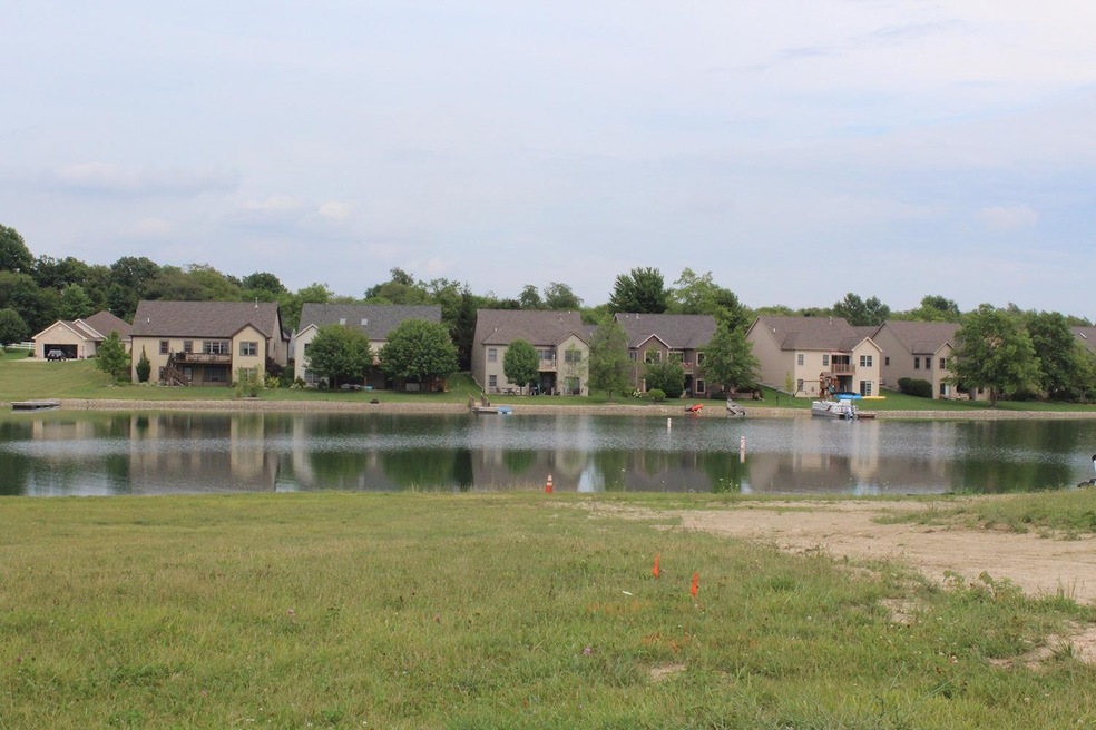 10195 Doubletree Dr N, Crown Point, IN 46307 - photo 1