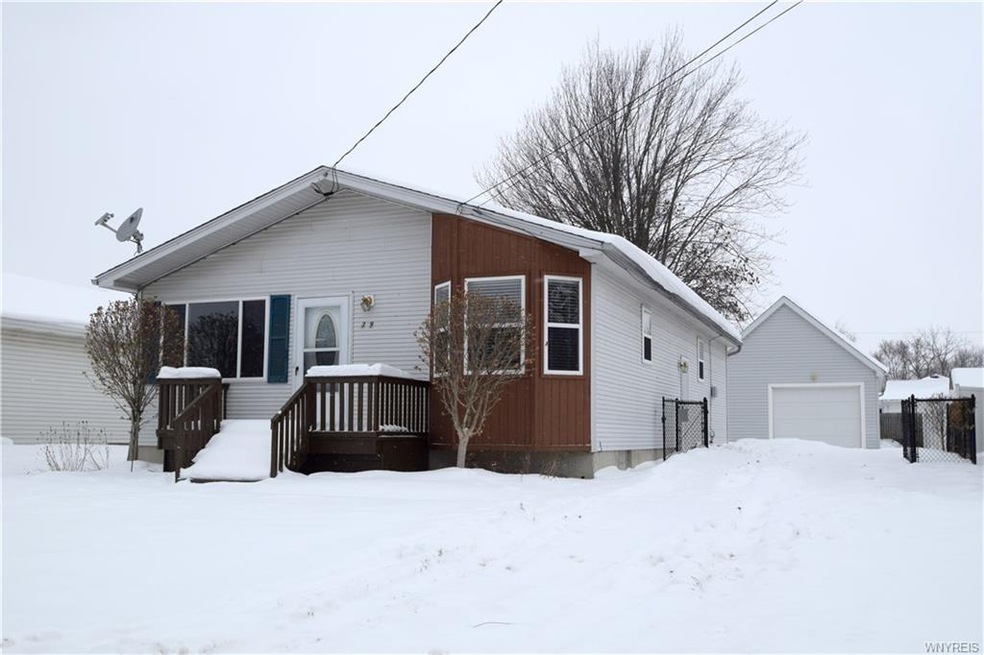 319 Summit Blvd, North Tonawanda, NY 14120 - photo 1