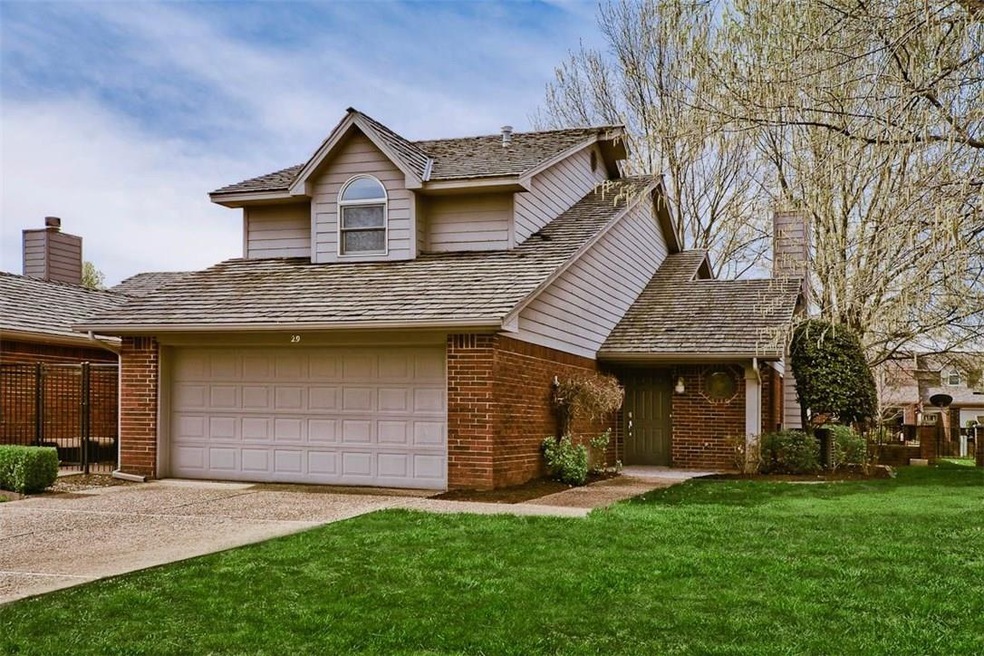 Gorgeous Town Home Fully Upgraded, Ready to Move I
