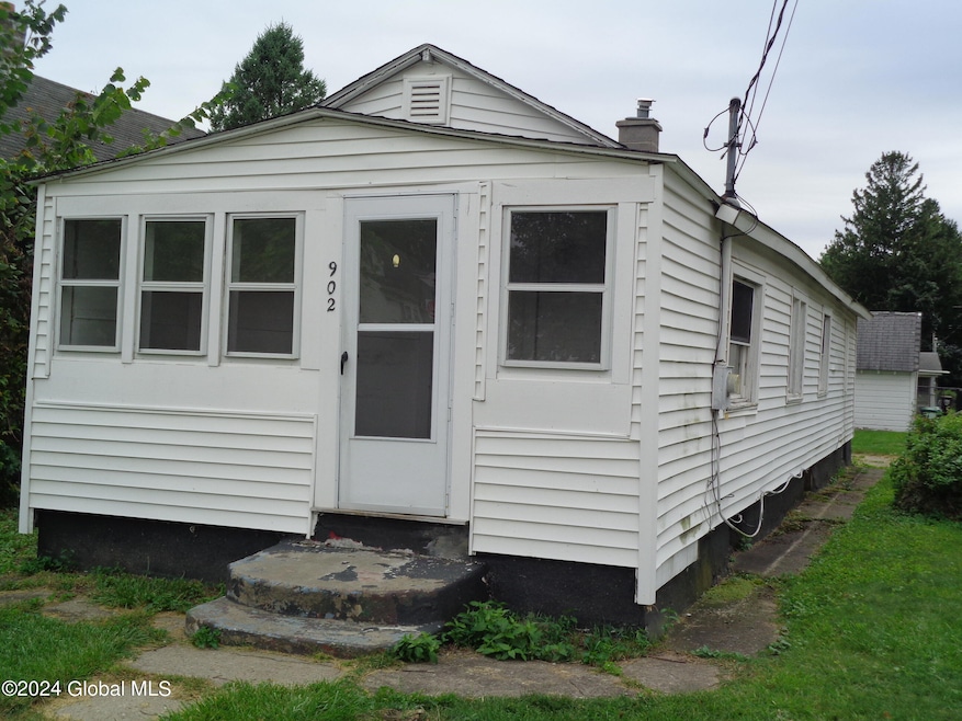 902 Draper ave