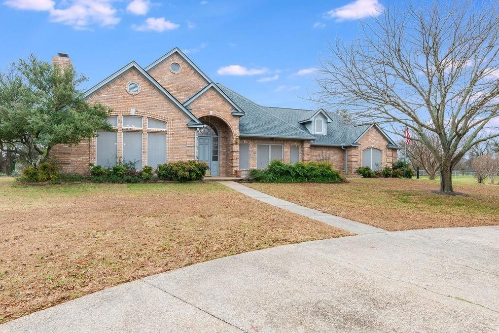 1926 Circleview Dr, Weatherford, TX 76087 - photo 1