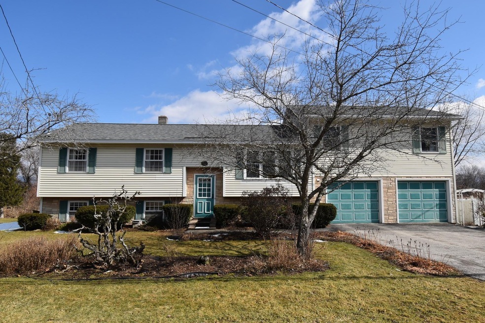 274 Dorr Dr, Rutland, VT 05701 - photo 1