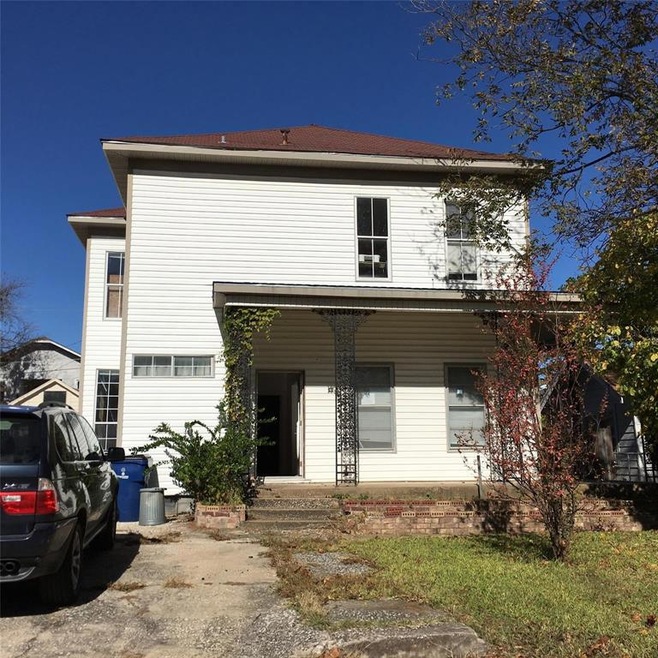 623 W Owings St unit 2 Down, Denison, TX 75020 - photo 1