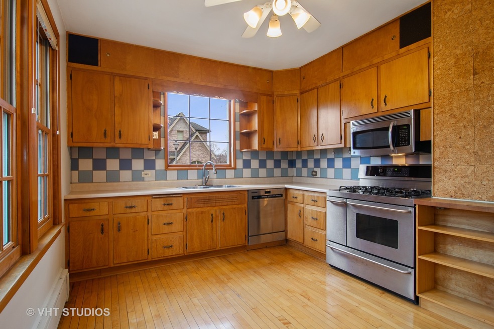 628 S Fairview Ave, Elmhurst, IL 60126 - photo 1