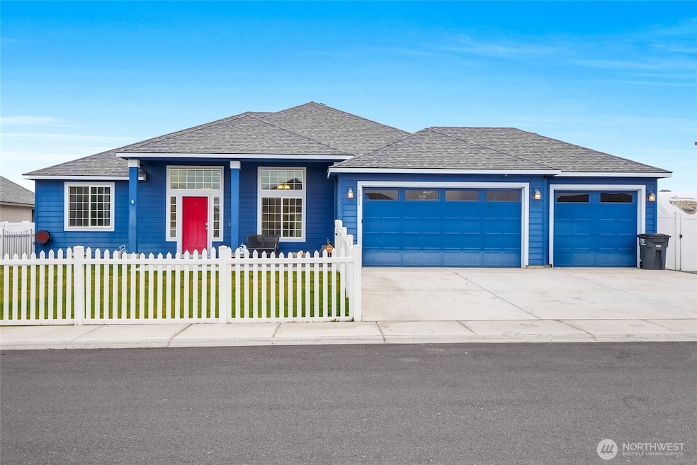 1011 8th Ave NE, Ephrata, WA 98823 - photo 1