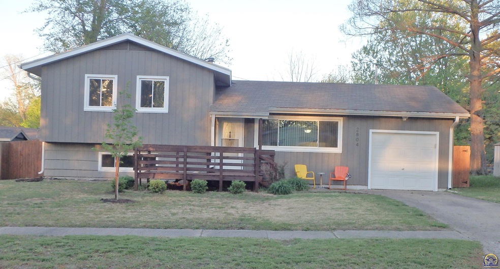 2804 SW Sunset Rd, Topeka, KS 66614 - photo 1