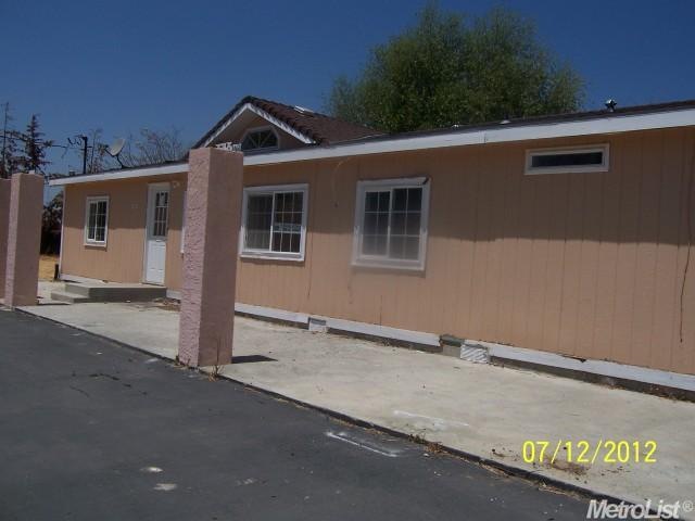 14201 E Collier Rd, Acampo, CA 95220 - photo 1