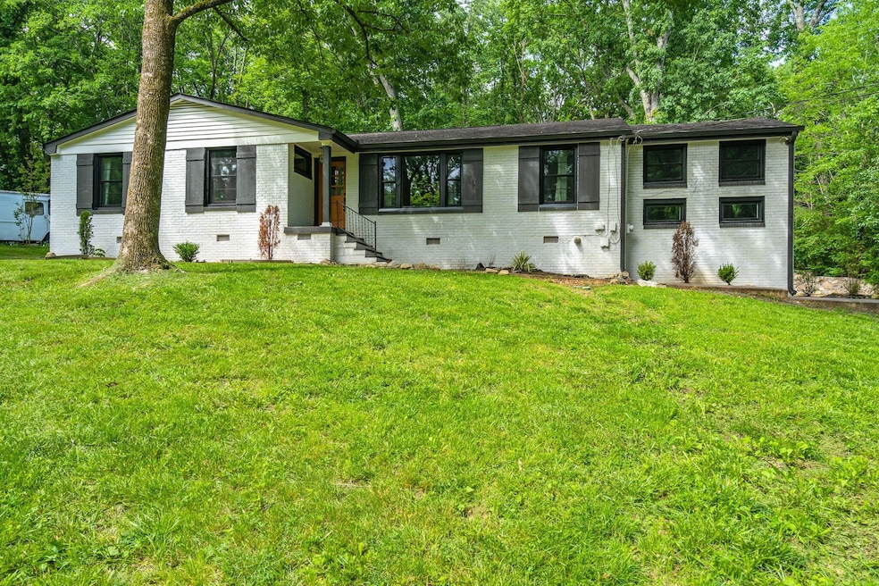 703 Clematis Dr, Nashville, TN 37205 - photo 1