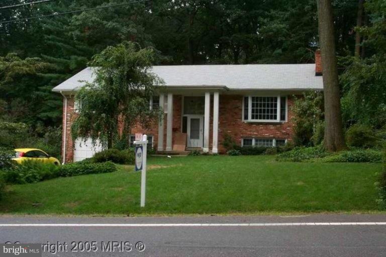 9109 Hamilton Dr, Fairfax, VA 22031 - photo 1