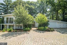 11829 Falls Rd, Potomac, MD 20854 - photo 1