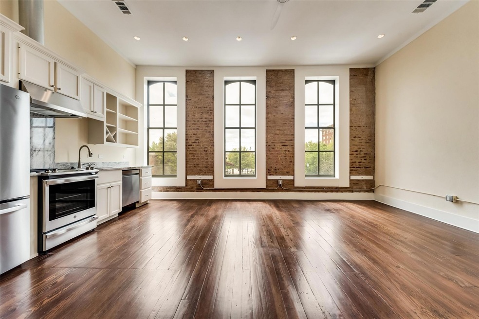 325 W Main St unit 201, Denison, TX 75020 - photo 1