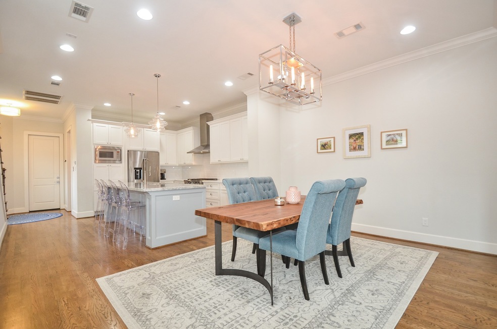 114 E 27th St, Houston, TX 77008 - photo 1