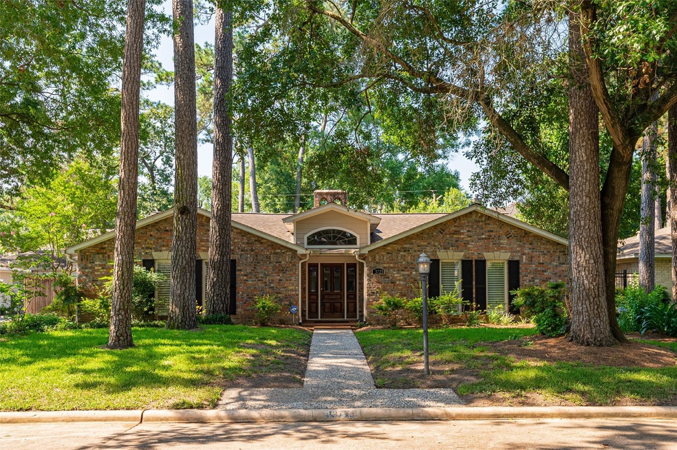 13723 Pebblebrook Dr, Houston, TX 77079 - photo 1