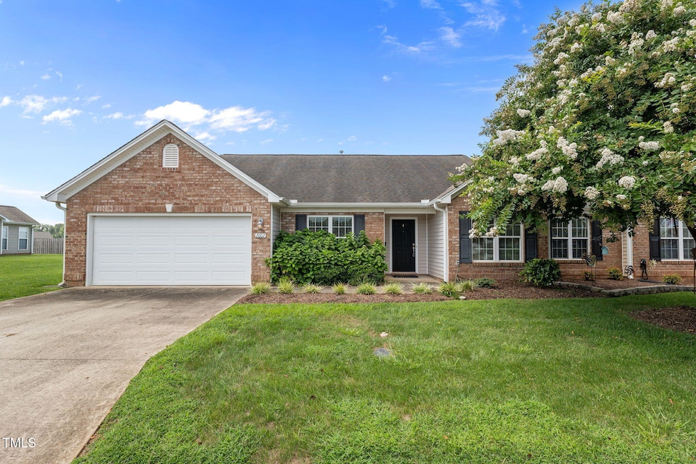 2002 Guinness Dr unit 5, Graham, NC 27253 - photo 1