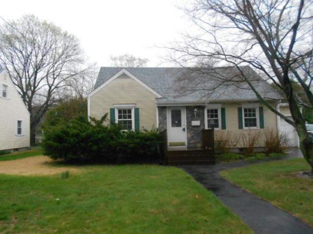 140 Pilgrim Rd, Bridgeport, CT 06610 - photo 1