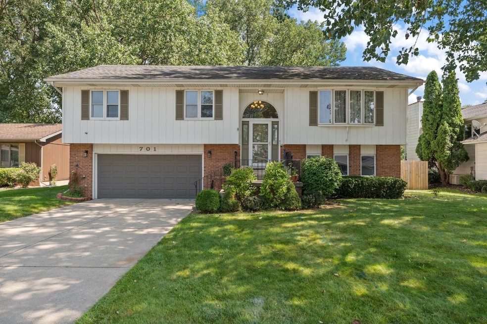 701 N Oriole Ct, Griffith, IN 46319 - photo 1