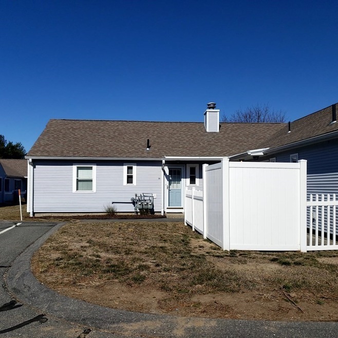 26 Fredette St unit 26, Chicopee, MA 01022 - photo 1