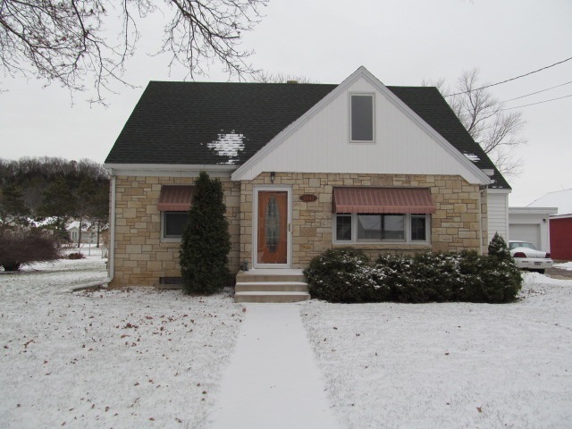 2041 Julius St, Cross Plains, WI 53528 - photo 1